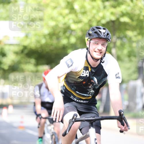 11.08.2024 - GEWOBA Citytriathlon Bremen H.Heesch http://msf.ph/oto/6768284 11.08.2024 10:40:34 Radfahren 9, 26, 27, 38, 42, 55, 64, 66, 71 meine-sportfotos.de