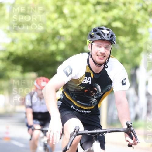 11.08.2024 - GEWOBA Citytriathlon Bremen H.Heesch http://msf.ph/oto/6768286 11.08.2024 10:40:34 Radfahren 9, 26, 27, 38, 42, 55, 64, 66, 71 meine-sportfotos.de