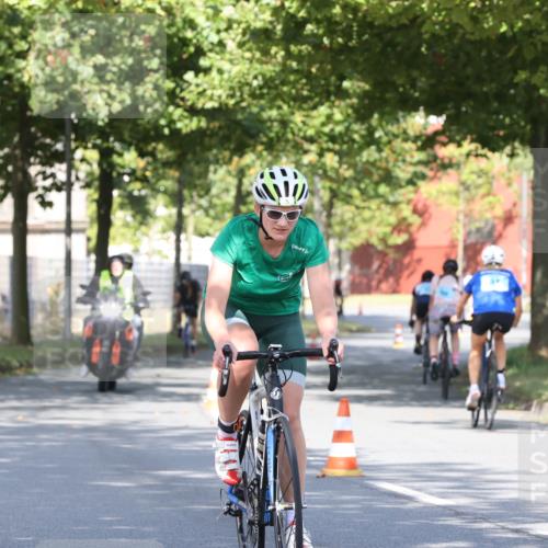 11.08.2024 - GEWOBA Citytriathlon Bremen H.Heesch http://msf.ph/oto/6768291 11.08.2024 10:23:06 Radfahren 5, 91 meine-sportfotos.de