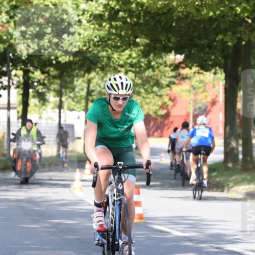 11.08.2024 - GEWOBA Citytriathlon Bremen H.Heesch http://msf.ph/oto/6768294 11.08.2024 10:23:06 Radfahren 5, 91 meine-sportfotos.de