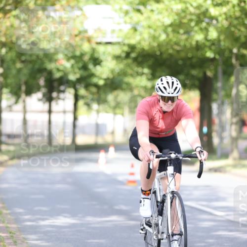 11.08.2024 - GEWOBA Citytriathlon Bremen H.Heesch http://msf.ph/oto/6768299 11.08.2024 10:40:36 Radfahren 9, 26, 27, 38, 42, 55, 64, 66, 71 meine-sportfotos.de
