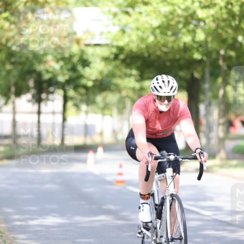 11.08.2024 - GEWOBA Citytriathlon Bremen H.Heesch http://msf.ph/oto/6768302 11.08.2024 10:40:36 Radfahren 9, 26, 27, 38, 42, 55, 64, 66, 71 meine-sportfotos.de