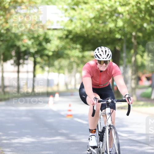 11.08.2024 - GEWOBA Citytriathlon Bremen H.Heesch http://msf.ph/oto/6768305 11.08.2024 10:40:36 Radfahren 9, 26, 27, 38, 42, 55, 64, 66, 71 meine-sportfotos.de
