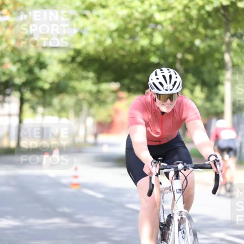 11.08.2024 - GEWOBA Citytriathlon Bremen H.Heesch http://msf.ph/oto/6768311 11.08.2024 10:40:36 Radfahren 9, 26, 27, 38, 42, 55, 64, 66, 71 meine-sportfotos.de
