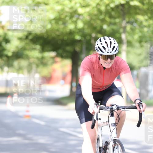 11.08.2024 - GEWOBA Citytriathlon Bremen H.Heesch http://msf.ph/oto/6768314 11.08.2024 10:40:37 Radfahren 9, 26, 27, 38, 42, 55, 64, 66, 71 meine-sportfotos.de