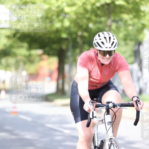 11.08.2024 - GEWOBA Citytriathlon Bremen H.Heesch http://msf.ph/oto/6768316 11.08.2024 10:40:37 Radfahren 9, 26, 27, 38, 42, 55, 64, 66, 71 meine-sportfotos.de