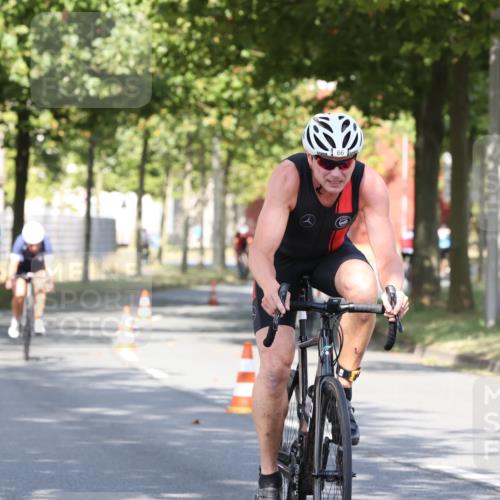 11.08.2024 - GEWOBA Citytriathlon Bremen H.Heesch http://msf.ph/oto/6768328 11.08.2024 10:23:20 Radfahren 15, 35, 38, 49, 66, 84 meine-sportfotos.de