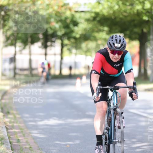 11.08.2024 - GEWOBA Citytriathlon Bremen H.Heesch http://msf.ph/oto/6768335 11.08.2024 10:40:48 Radfahren 32, 49, 55, 69, 80, 98, 109 meine-sportfotos.de