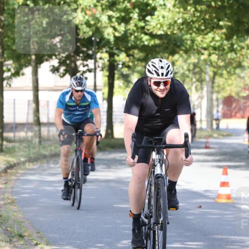 11.08.2024 - GEWOBA Citytriathlon Bremen H.Heesch http://msf.ph/oto/6768338 11.08.2024 10:23:22 Radfahren 15, 35, 38, 49, 66, 84 meine-sportfotos.de