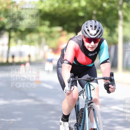 11.08.2024 - GEWOBA Citytriathlon Bremen H.Heesch http://msf.ph/oto/6768346 11.08.2024 10:40:48 Radfahren 32, 49, 55, 69, 80, 98, 109 meine-sportfotos.de
