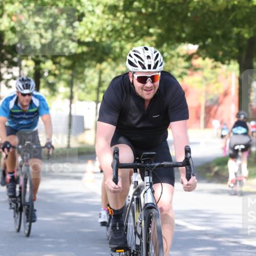 11.08.2024 - GEWOBA Citytriathlon Bremen H.Heesch http://msf.ph/oto/6768351 11.08.2024 10:23:22 Radfahren 15, 35, 38, 49, 66, 84 meine-sportfotos.de