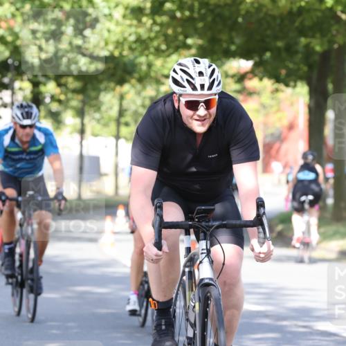 11.08.2024 - GEWOBA Citytriathlon Bremen H.Heesch http://msf.ph/oto/6768353 11.08.2024 10:23:23 Radfahren 15, 35, 38, 49, 66, 84 meine-sportfotos.de