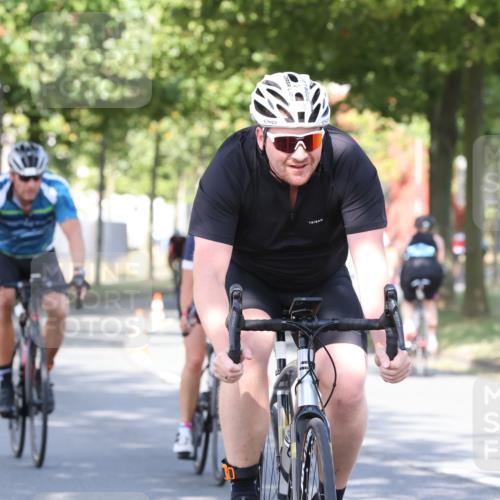 11.08.2024 - GEWOBA Citytriathlon Bremen H.Heesch http://msf.ph/oto/6768355 11.08.2024 10:23:23 Radfahren 15, 35, 38, 49, 66, 84 meine-sportfotos.de
