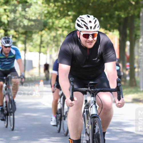 11.08.2024 - GEWOBA Citytriathlon Bremen H.Heesch http://msf.ph/oto/6768357 11.08.2024 10:23:23 Radfahren 15, 35, 38, 49, 66, 84 meine-sportfotos.de