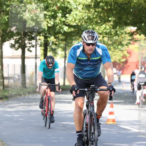 11.08.2024 - GEWOBA Citytriathlon Bremen H.Heesch http://msf.ph/oto/6768359 11.08.2024 10:23:23 Radfahren 15, 35, 38, 49, 66, 84 meine-sportfotos.de