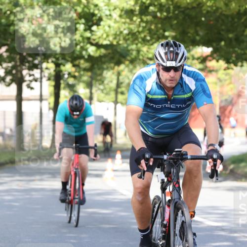 11.08.2024 - GEWOBA Citytriathlon Bremen H.Heesch http://msf.ph/oto/6768368 11.08.2024 10:23:23 Radfahren 15, 35, 38, 49, 66, 84 meine-sportfotos.de