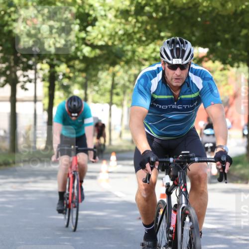 11.08.2024 - GEWOBA Citytriathlon Bremen H.Heesch http://msf.ph/oto/6768369 11.08.2024 10:23:23 Radfahren 15, 35, 38, 49, 66, 84 meine-sportfotos.de
