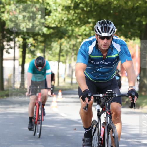 11.08.2024 - GEWOBA Citytriathlon Bremen H.Heesch http://msf.ph/oto/6768371 11.08.2024 10:23:24 Radfahren 15, 35, 38, 49, 66, 84 meine-sportfotos.de