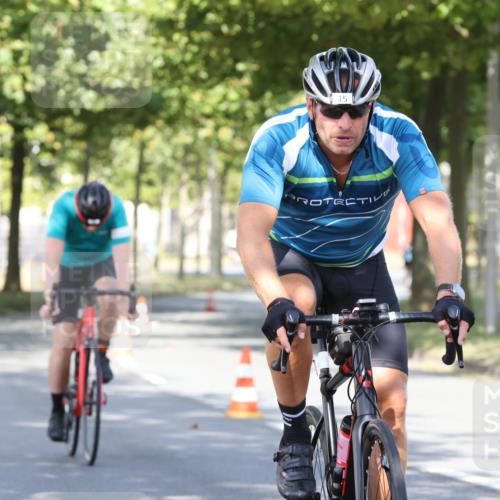 11.08.2024 - GEWOBA Citytriathlon Bremen H.Heesch http://msf.ph/oto/6768374 11.08.2024 10:23:24 Radfahren 15, 35, 38, 49, 66, 84 meine-sportfotos.de