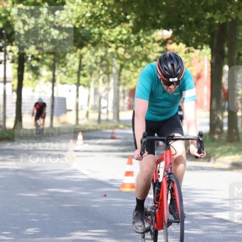 11.08.2024 - GEWOBA Citytriathlon Bremen H.Heesch http://msf.ph/oto/6768376 11.08.2024 10:23:24 Radfahren 15, 35, 38, 49, 66, 84 meine-sportfotos.de