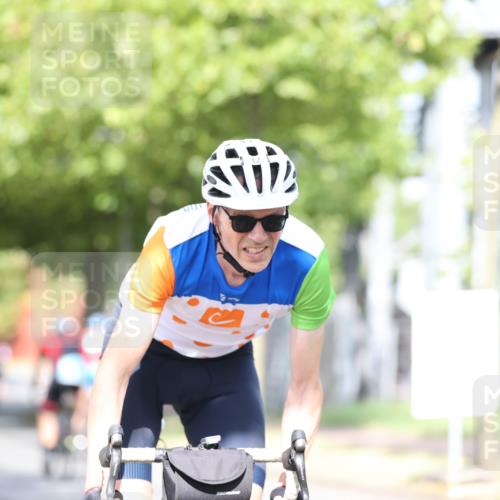 11.08.2024 - GEWOBA Citytriathlon Bremen H.Heesch http://msf.ph/oto/6768377 11.08.2024 10:40:51 Radfahren 32, 49, 55, 69, 80, 98, 109 meine-sportfotos.de