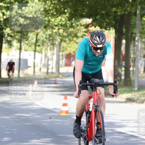 11.08.2024 - GEWOBA Citytriathlon Bremen H.Heesch http://msf.ph/oto/6768378 11.08.2024 10:23:24 Radfahren 15, 35, 38, 49, 66, 84 meine-sportfotos.de
