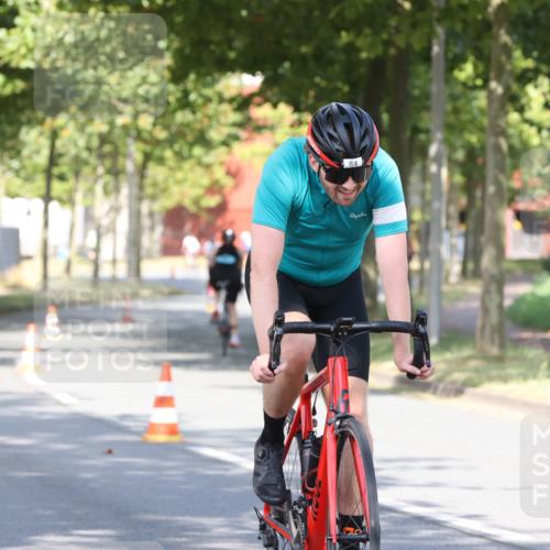 11.08.2024 - GEWOBA Citytriathlon Bremen H.Heesch http://msf.ph/oto/6768382 11.08.2024 10:23:25 Radfahren 15, 35, 38, 49, 66, 74, 84 meine-sportfotos.de