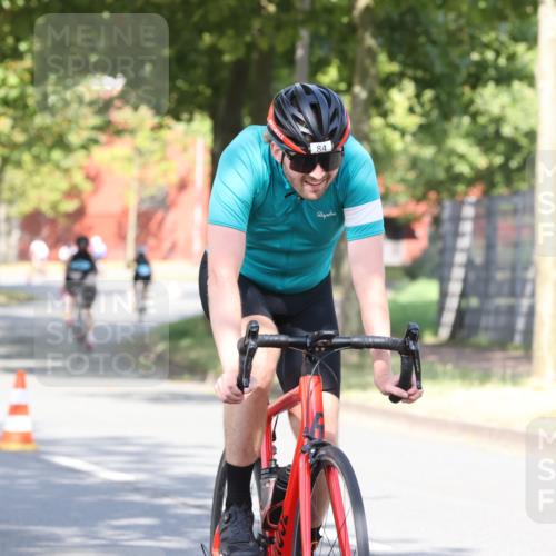 11.08.2024 - GEWOBA Citytriathlon Bremen H.Heesch http://msf.ph/oto/6768387 11.08.2024 10:23:25 Radfahren 15, 35, 38, 49, 66, 74, 84 meine-sportfotos.de