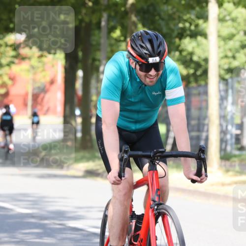 11.08.2024 - GEWOBA Citytriathlon Bremen H.Heesch http://msf.ph/oto/6768391 11.08.2024 10:23:25 Radfahren 15, 35, 38, 49, 66, 74, 84 meine-sportfotos.de