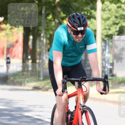 11.08.2024 - GEWOBA Citytriathlon Bremen H.Heesch http://msf.ph/oto/6768392 11.08.2024 10:23:25 Radfahren 15, 35, 38, 49, 66, 74, 84 meine-sportfotos.de
