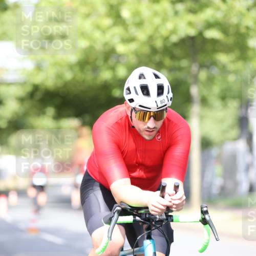 11.08.2024 - GEWOBA Citytriathlon Bremen H.Heesch http://msf.ph/oto/6768393 11.08.2024 10:40:53 Radfahren 32, 49, 55, 69, 80, 98, 109 meine-sportfotos.de