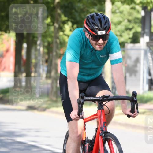 11.08.2024 - GEWOBA Citytriathlon Bremen H.Heesch http://msf.ph/oto/6768394 11.08.2024 10:23:25 Radfahren 15, 35, 38, 49, 66, 74, 84 meine-sportfotos.de