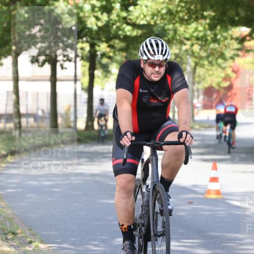 11.08.2024 - GEWOBA Citytriathlon Bremen H.Heesch http://msf.ph/oto/6768396 11.08.2024 10:23:31 Radfahren 15, 32, 35, 38, 49, 66, 74, 84 meine-sportfotos.de