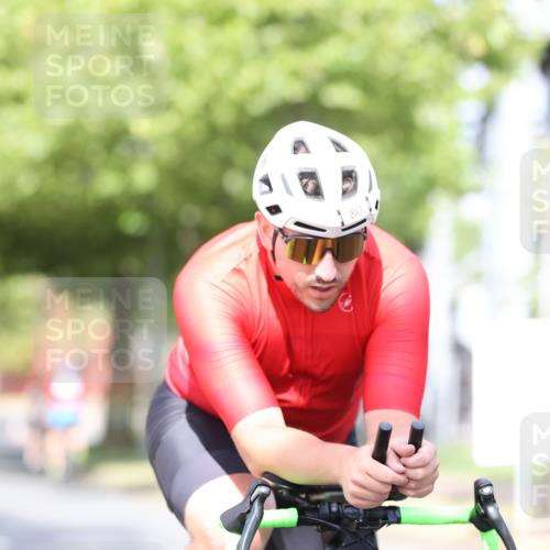 11.08.2024 - GEWOBA Citytriathlon Bremen H.Heesch http://msf.ph/oto/6768397 11.08.2024 10:40:53 Radfahren 32, 49, 55, 69, 80, 98, 109 meine-sportfotos.de