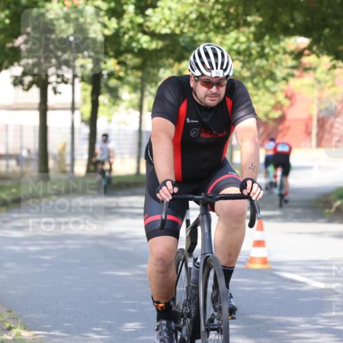 11.08.2024 - GEWOBA Citytriathlon Bremen H.Heesch http://msf.ph/oto/6768400 11.08.2024 10:23:31 Radfahren 15, 32, 35, 38, 49, 66, 74, 84 meine-sportfotos.de