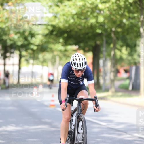 11.08.2024 - GEWOBA Citytriathlon Bremen H.Heesch http://msf.ph/oto/6768412 11.08.2024 10:40:55 Radfahren 32, 49, 55, 69, 80, 98, 109 meine-sportfotos.de