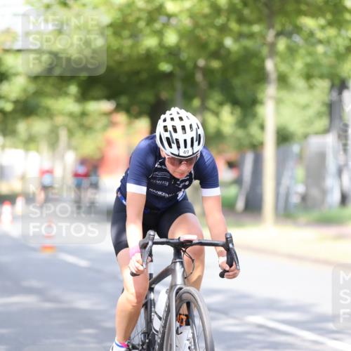 11.08.2024 - GEWOBA Citytriathlon Bremen H.Heesch http://msf.ph/oto/6768417 11.08.2024 10:40:55 Radfahren 32, 49, 55, 69, 80, 98, 109 meine-sportfotos.de