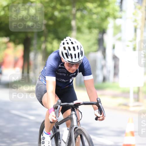 11.08.2024 - GEWOBA Citytriathlon Bremen H.Heesch http://msf.ph/oto/6768423 11.08.2024 10:40:55 Radfahren 32, 49, 55, 69, 80, 98, 109 meine-sportfotos.de
