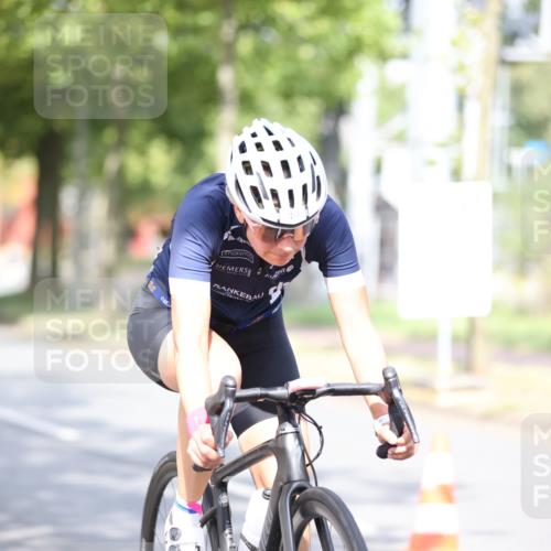 11.08.2024 - GEWOBA Citytriathlon Bremen H.Heesch http://msf.ph/oto/6768424 11.08.2024 10:40:55 Radfahren 32, 49, 55, 69, 80, 98, 109 meine-sportfotos.de