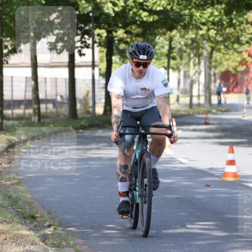 11.08.2024 - GEWOBA Citytriathlon Bremen H.Heesch http://msf.ph/oto/6768427 11.08.2024 10:23:37 Radfahren 15, 32, 35, 38, 49, 74, 84 meine-sportfotos.de