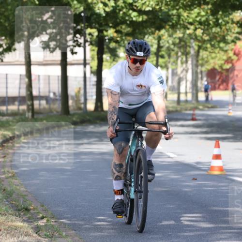 11.08.2024 - GEWOBA Citytriathlon Bremen H.Heesch http://msf.ph/oto/6768429 11.08.2024 10:23:37 Radfahren 15, 32, 35, 38, 49, 74, 84 meine-sportfotos.de