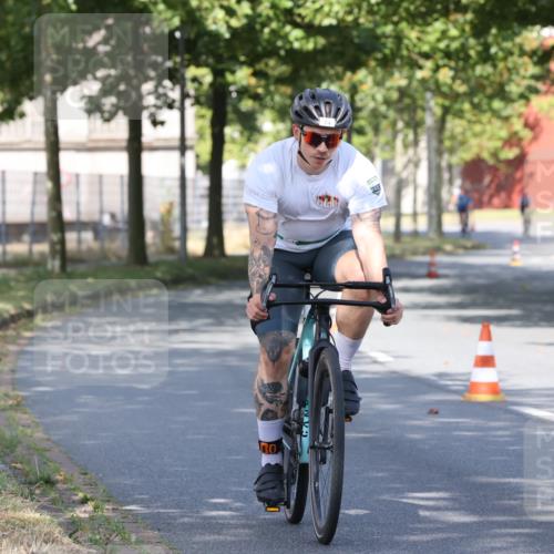 11.08.2024 - GEWOBA Citytriathlon Bremen H.Heesch http://msf.ph/oto/6768431 11.08.2024 10:23:37 Radfahren 15, 32, 35, 38, 49, 74, 84 meine-sportfotos.de