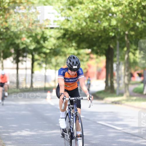 11.08.2024 - GEWOBA Citytriathlon Bremen H.Heesch http://msf.ph/oto/6768434 11.08.2024 10:40:57 Radfahren 15, 32, 49, 55, 69, 80, 98, 109 meine-sportfotos.de