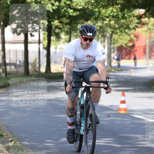 11.08.2024 - GEWOBA Citytriathlon Bremen H.Heesch http://msf.ph/oto/6768435 11.08.2024 10:23:38 Radfahren 32, 35, 74, 84 meine-sportfotos.de