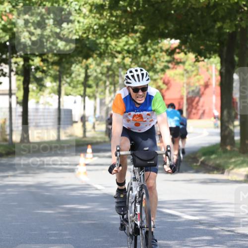 11.08.2024 - GEWOBA Citytriathlon Bremen H.Heesch http://msf.ph/oto/6768439 11.08.2024 10:23:43 Radfahren 17, 21, 32, 35, 70, 74 meine-sportfotos.de