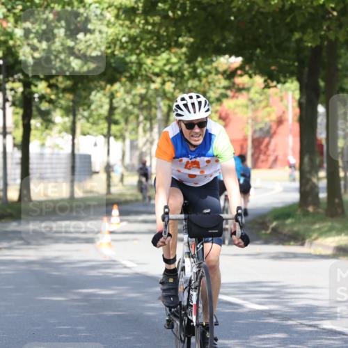 11.08.2024 - GEWOBA Citytriathlon Bremen H.Heesch http://msf.ph/oto/6768441 11.08.2024 10:23:43 Radfahren 17, 21, 32, 35, 70, 74 meine-sportfotos.de