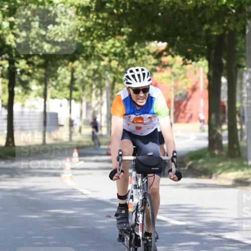 11.08.2024 - GEWOBA Citytriathlon Bremen H.Heesch http://msf.ph/oto/6768443 11.08.2024 10:23:43 Radfahren 17, 21, 32, 35, 70, 74 meine-sportfotos.de