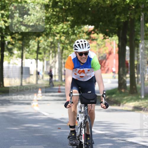 11.08.2024 - GEWOBA Citytriathlon Bremen H.Heesch http://msf.ph/oto/6768444 11.08.2024 10:23:43 Radfahren 17, 21, 32, 35, 70, 74 meine-sportfotos.de