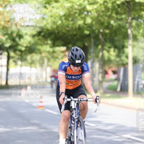 11.08.2024 - GEWOBA Citytriathlon Bremen H.Heesch http://msf.ph/oto/6768447 11.08.2024 10:40:57 Radfahren 15, 32, 49, 55, 69, 80, 98, 109 meine-sportfotos.de