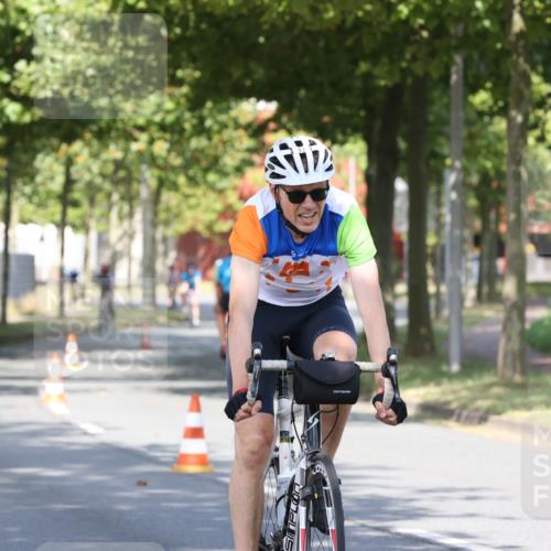11.08.2024 - GEWOBA Citytriathlon Bremen H.Heesch http://msf.ph/oto/6768450 11.08.2024 10:23:43 Radfahren 17, 21, 32, 35, 70, 74 meine-sportfotos.de